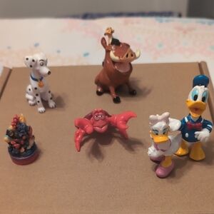 Disney Animal Friends Figurine Set - Red, Blue, White